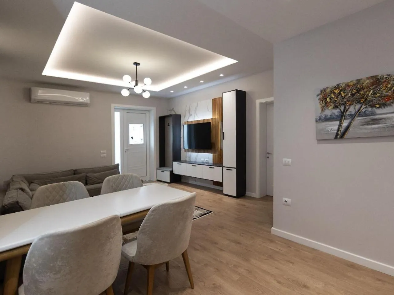 Villa Royal Tirana